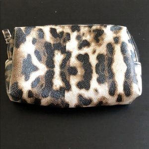 Animal print‎ makeup bag